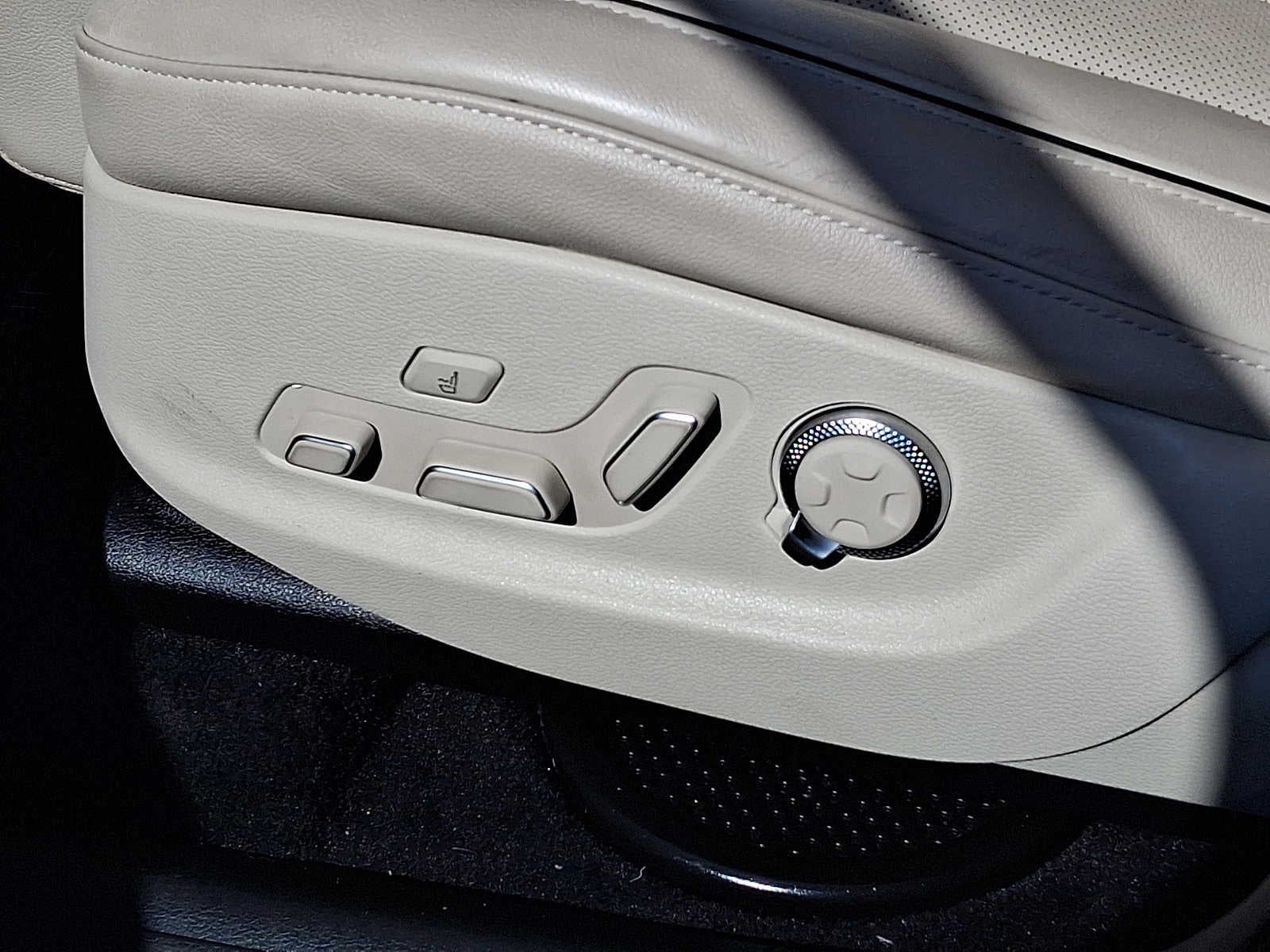 2023 Genesis GV80 Advanced +