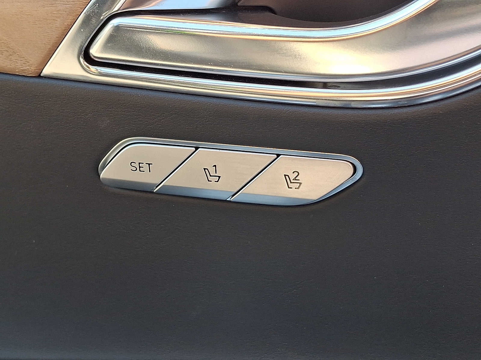 2023 Genesis GV80 Advanced +