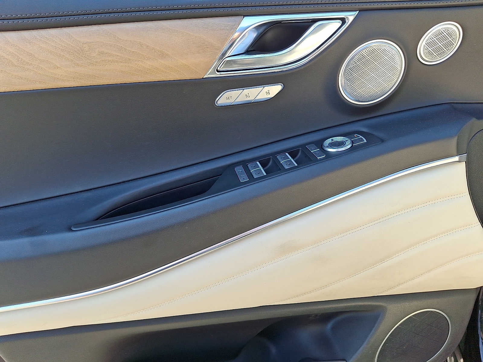 2023 Genesis GV80 Advanced +