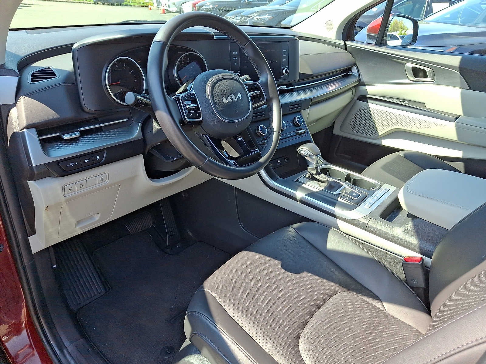 2024 Kia Carnival LX