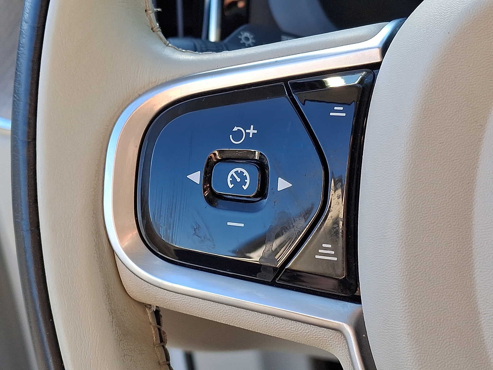 2020 Volvo XC60 Inscription