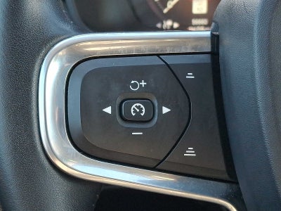 2019 Volvo XC40 Momentum