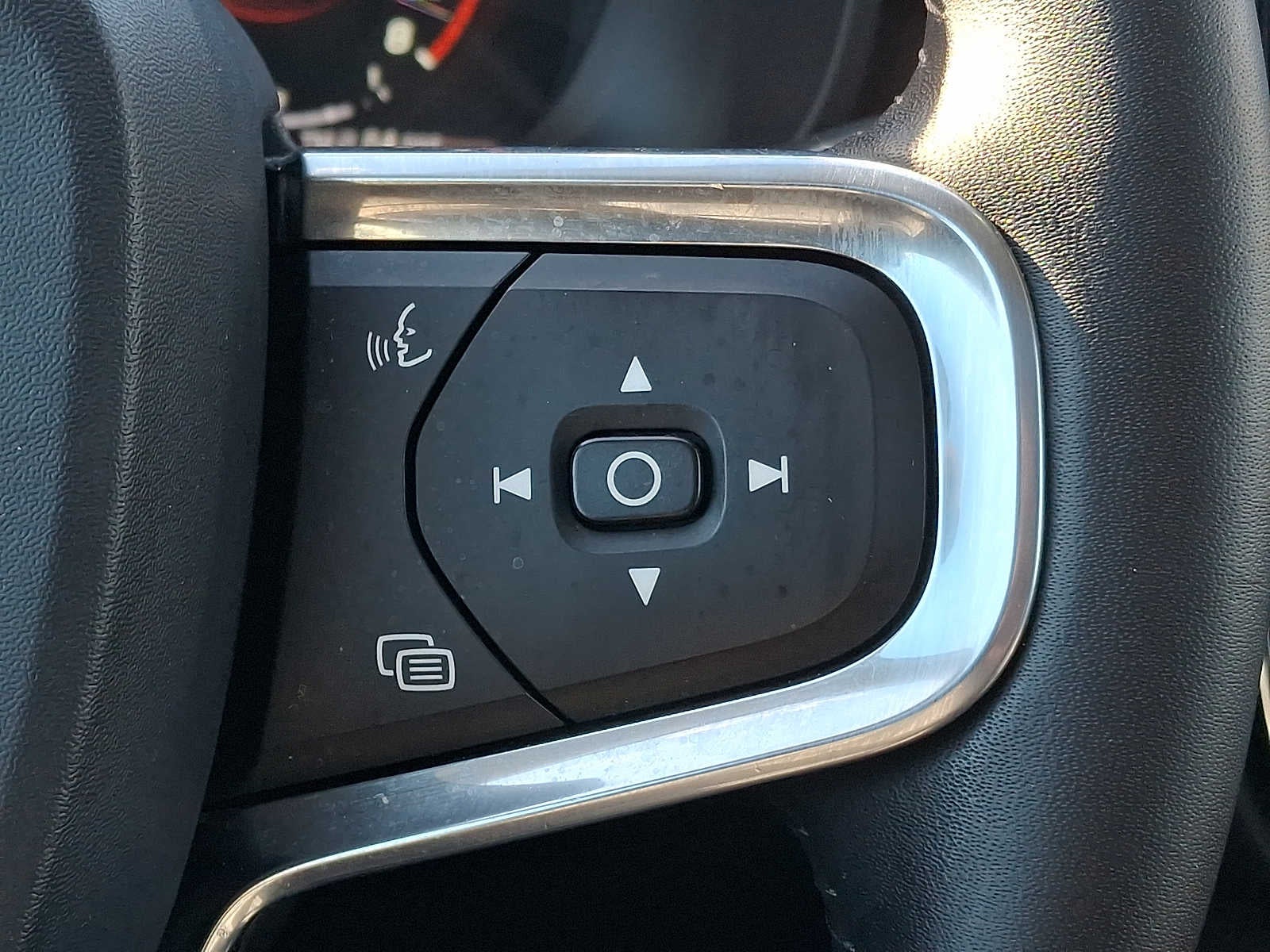 2019 Volvo XC40 Momentum