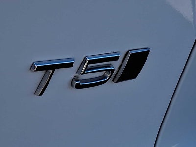 2019 Volvo XC40 Momentum