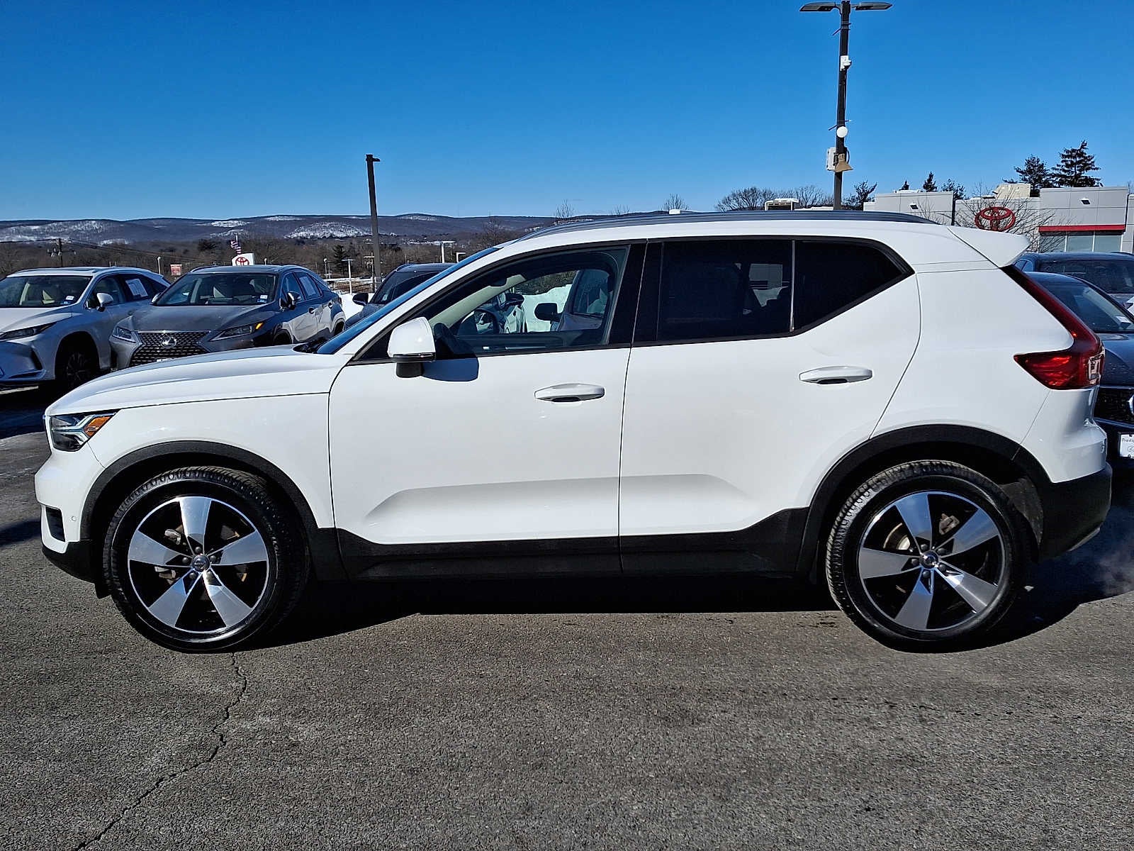 2019 Volvo XC40 Momentum