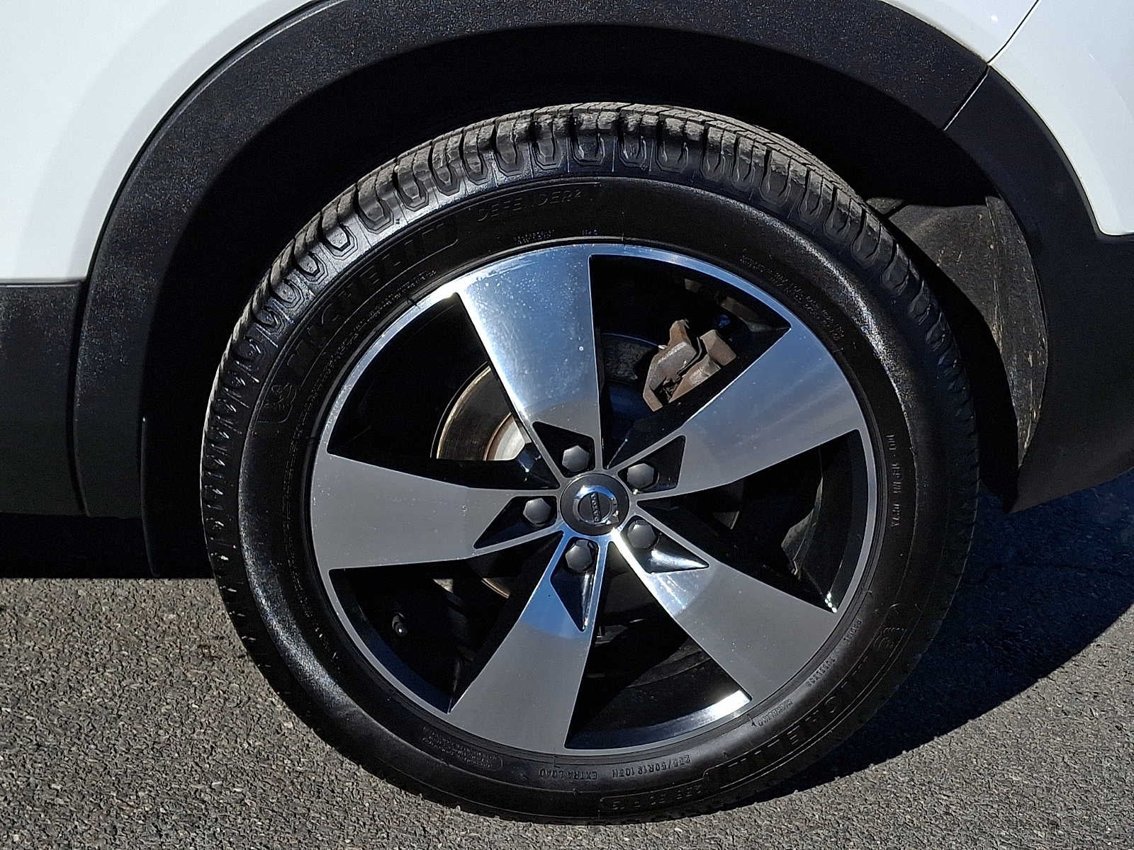 2019 Volvo XC40 Momentum