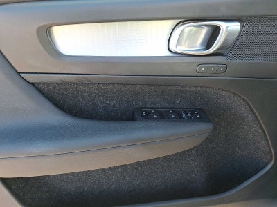 2019 Volvo XC40 Momentum