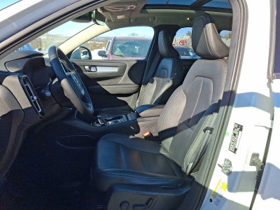 2019 Volvo XC40 Momentum