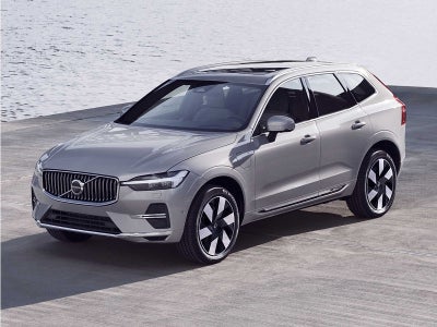 2023 Volvo XC60 Recharge Plug-In Hybrid Plus Bright Theme