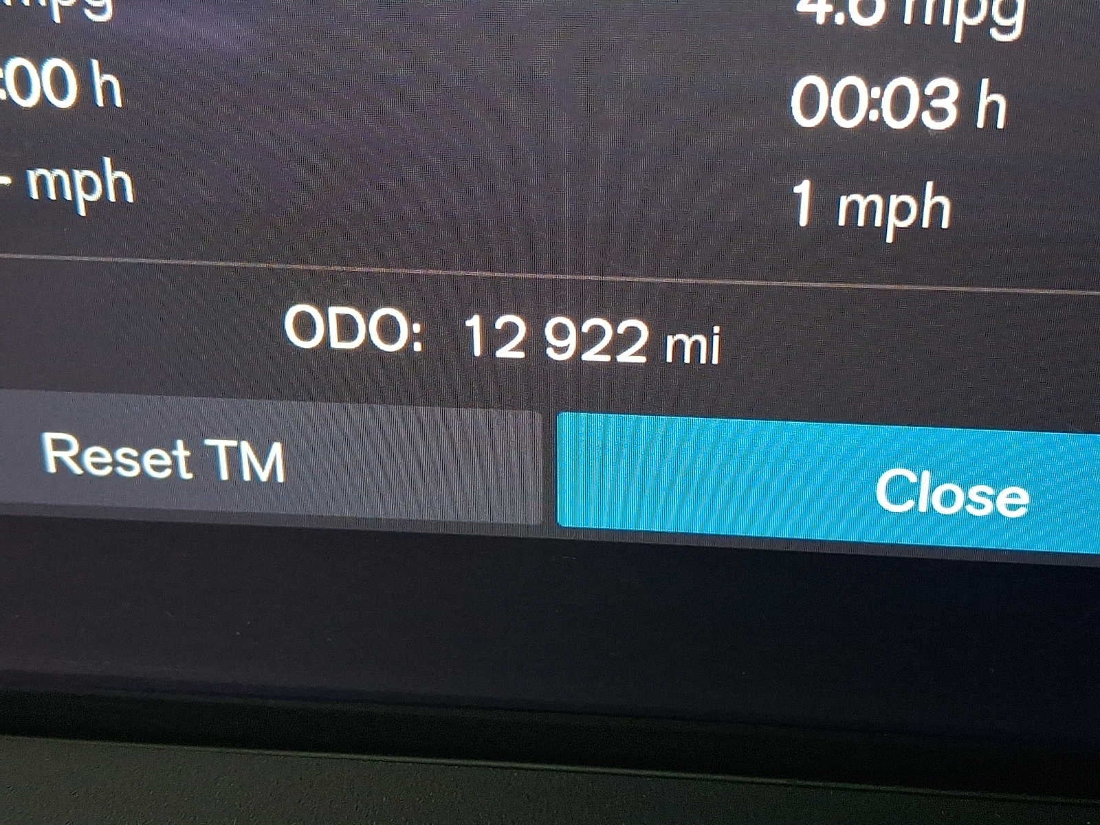 2024 Volvo XC40 Plus Dark Theme