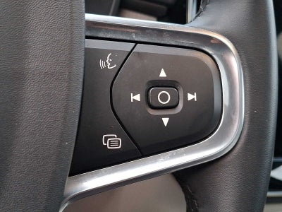 2024 Volvo XC40 Plus Dark Theme