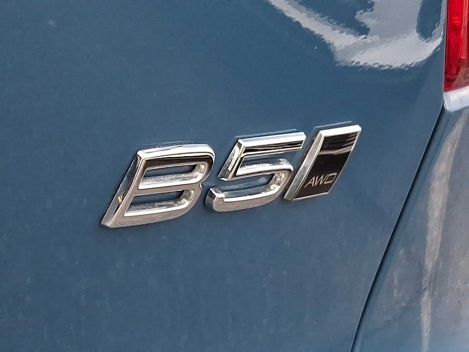 2024 Volvo XC40 Plus Dark Theme
